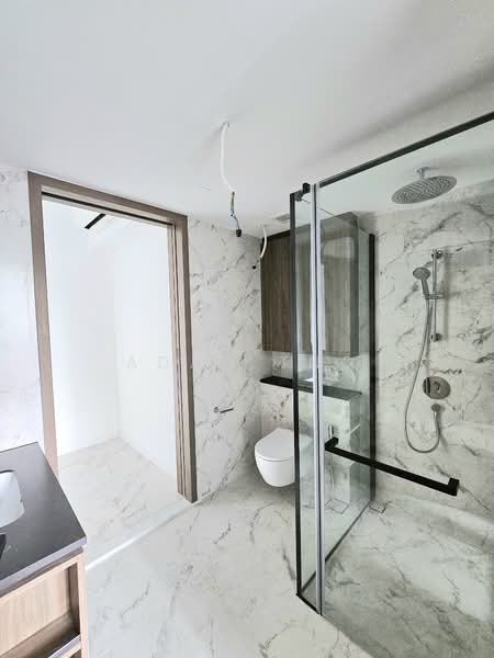 Sceneca Residence, 26 Tanah Merah Kechil Link, 1 Bedroom, 538 sqft, Condominium For Sale, by Adam Tng, 500062752 - Bathroom - PropertyGuru.com.sg