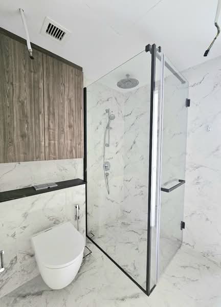 Sceneca Residence, 26 Tanah Merah Kechil Link, 1 Bedroom, 538 sqft, Condominium For Sale, by Adam Tng, 500062752 - Bathroom - PropertyGuru.com.sg