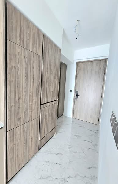 Sceneca Residence, 26 Tanah Merah Kechil Link, 1 Bedroom, 538 sqft, Condominium For Sale, by Adam Tng, 500062752 - Entrance - PropertyGuru.com.sg