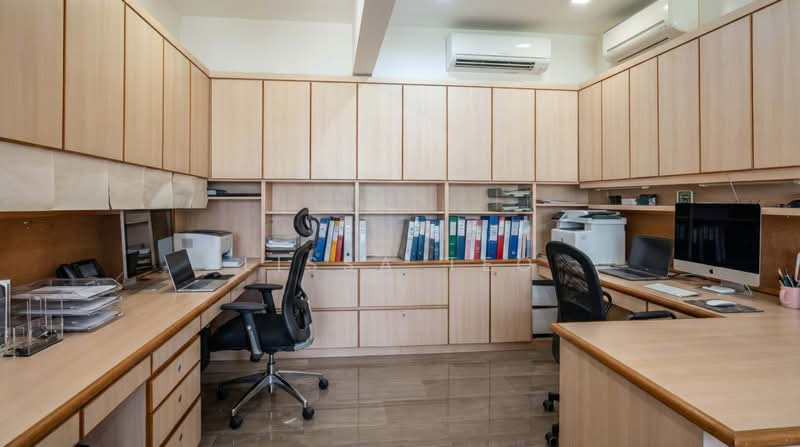 Faber Garden Townhouse Town House For Sale at S$ 5,500,000 | PropertyGuru Singapore - Home office