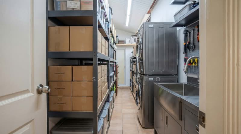 Faber Garden Townhouse Town House For Sale at S$ 5,500,000 | PropertyGuru Singapore - store/helper's room