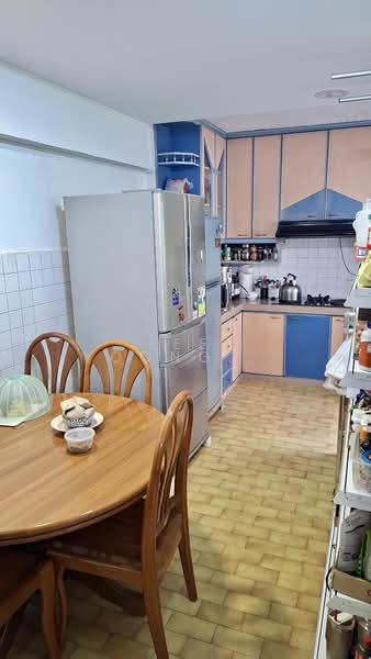 430 Jurong West Avenue 1, 430 Jurong West Avenue 1, 3 Bedrooms, 1,108 sqft, HDB Flat For Sale, by Lee Yoong Tai Esther, 500062758 - Kitchen - PropertyGuru.com.sg