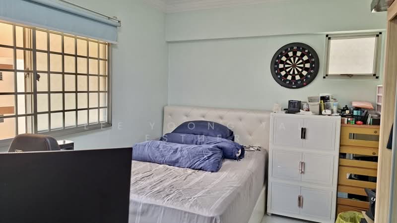 430 Jurong West Avenue 1, 430 Jurong West Avenue 1, 3 Bedrooms, 1,108 sqft, HDB Flat For Sale, by Lee Yoong Tai Esther, 500062758 - Bedroom - PropertyGuru.com.sg