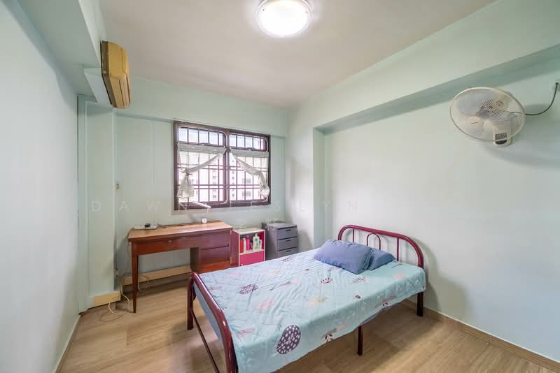 501A Wellington Circle HDB Flat For Sale at S$ 650,000 | PropertyGuru Singapore - Bedroom