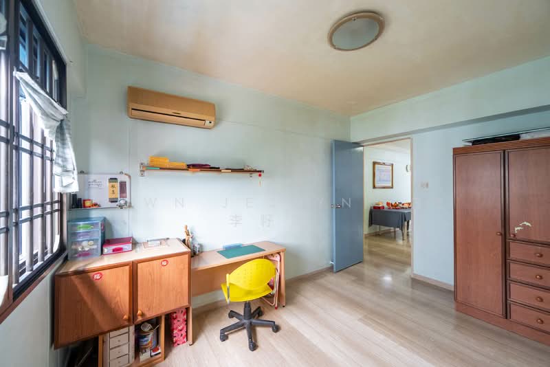 501A Wellington Circle HDB Flat For Sale at S$ 650,000 | PropertyGuru Singapore - Study
