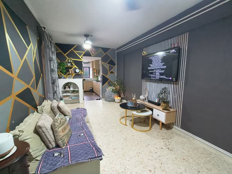 550 Ang Mo Kio Avenue 10 HDB Flat For Sale at S$ 407,000 | PropertyGuru Singapore - Living Room