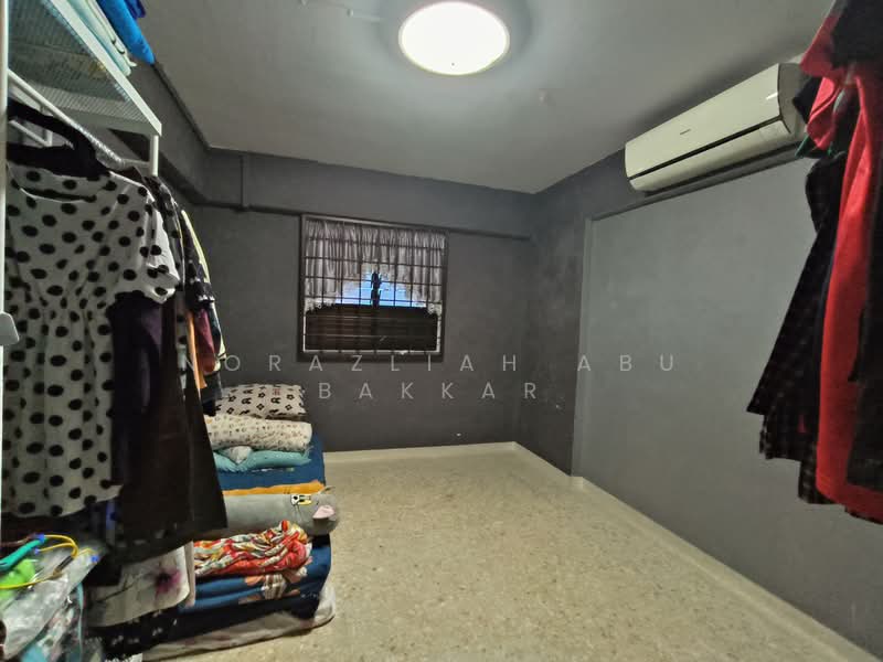 550 Ang Mo Kio Avenue 10 HDB Flat For Sale at S$ 407,000 | PropertyGuru Singapore - Bedroom