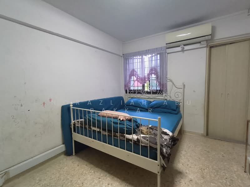 550 Ang Mo Kio Avenue 10 HDB Flat For Sale at S$ 407,000 | PropertyGuru Singapore - Bedroom