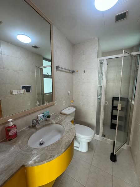 Hillview Regency, 28 Bukit Batok East Avenue 2, Room Rental, 110 sqft, Condominium For Rent, by Janssen Ho, 500062765 - Bathroom - PropertyGuru.com.sg