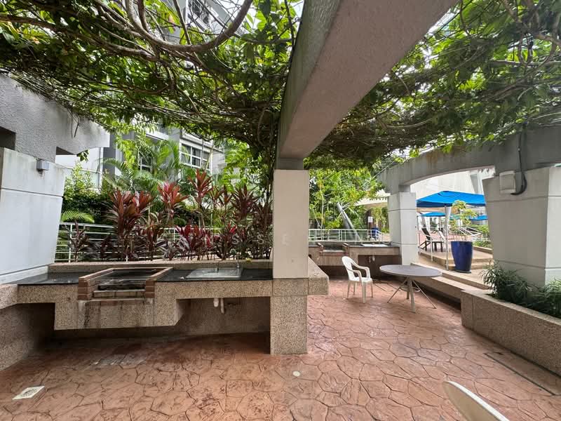 Hillview Regency, 28 Bukit Batok East Avenue 2, Room Rental, 110 sqft, Condominium For Rent, by Janssen Ho, 500062765 - Exterior - PropertyGuru.com.sg