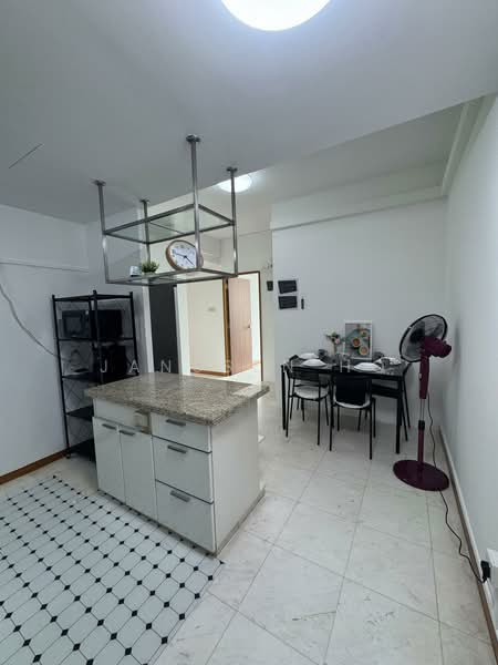 Hillview Regency, 28 Bukit Batok East Avenue 2, Room Rental, 150 sqft, Condominium For Rent, by Janssen Ho, 500062772 - Kitchen - PropertyGuru.com.sg