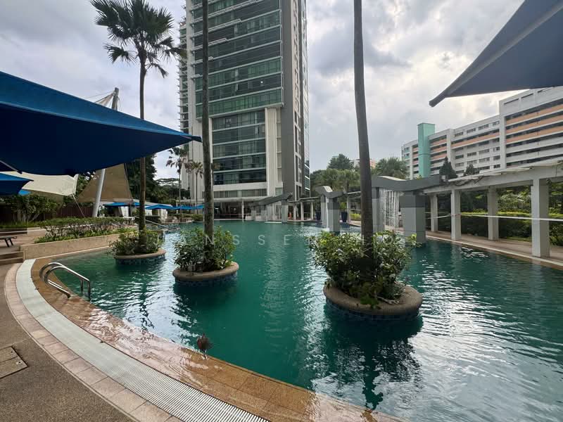 Hillview Regency, 28 Bukit Batok East Avenue 2, Room Rental, 150 sqft, Condominium For Rent, by Janssen Ho, 500062772 - Pool - PropertyGuru.com.sg