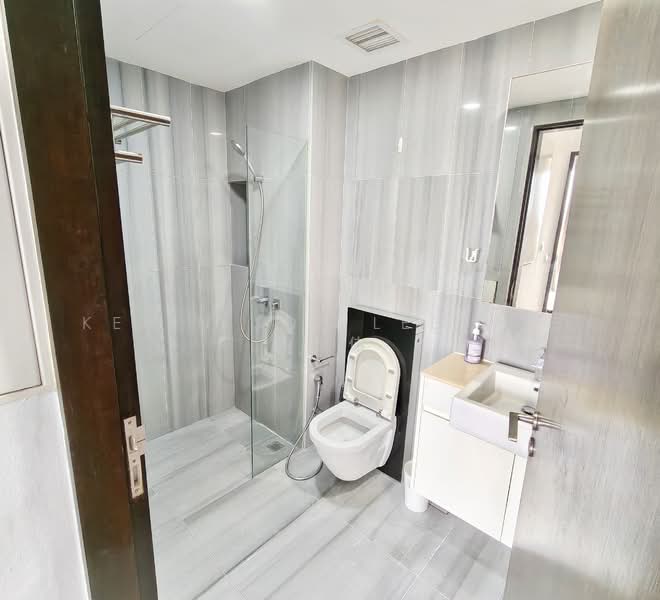 Pavilion Square Apartment For Sale at S$ 650,000 | PropertyGuru Singapore - Bathroom