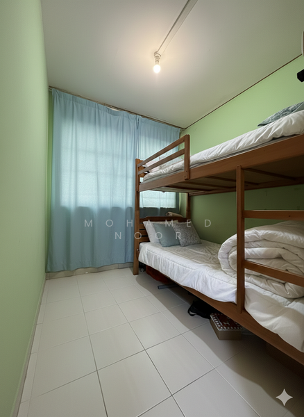 2 Holland Avenue HDB Flat For Sale at S$ 500,000 | PropertyGuru Singapore - Bedroom