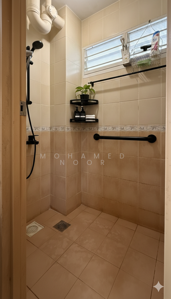 2 Holland Avenue HDB Flat For Sale at S$ 500,000 | PropertyGuru Singapore - Bathroom