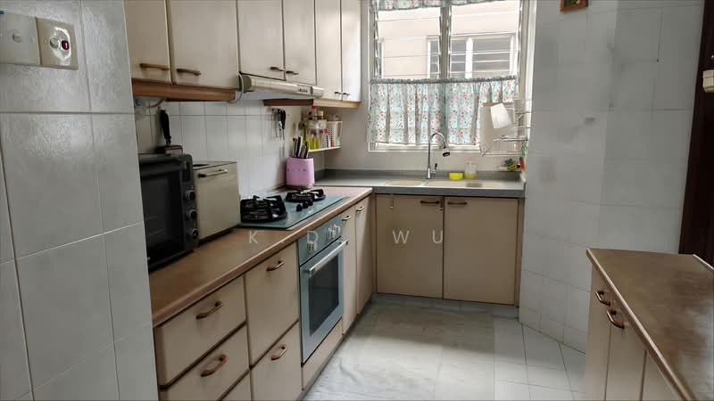 Castle Green Condominium For Sale at S$ 2,300,000 | PropertyGuru Singapore - Kitchen