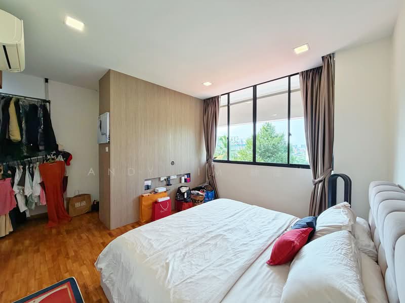 Ridgewood Condominium Condominium For Sale at S$ 2,700,000 | PropertyGuru Singapore - Bedroom
