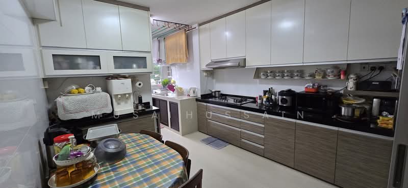 402 Choa Chu Kang Avenue 3 HDB Flat For Sale at S$ 580,000 | PropertyGuru Singapore - Kitchen