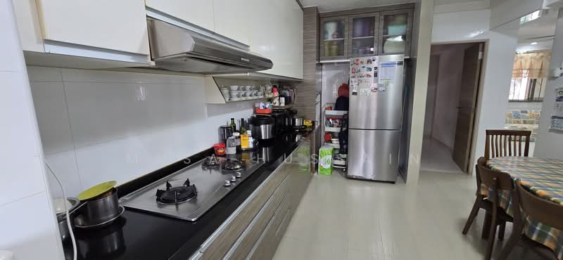402 Choa Chu Kang Avenue 3 HDB Flat For Sale at S$ 580,000 | PropertyGuru Singapore - Kitchen