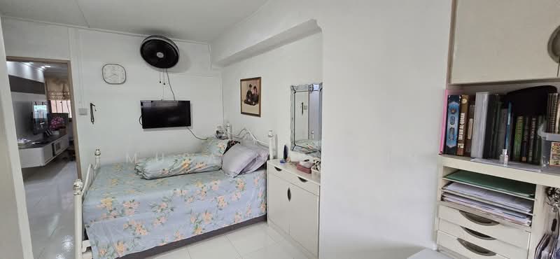 402 Choa Chu Kang Avenue 3 HDB Flat For Sale at S$ 580,000 | PropertyGuru Singapore - Bedroom