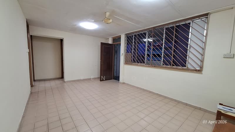 605 Hougang Avenue 4, 605 Hougang Avenue 4, 3 Bedrooms, 1,000 sqft, HDB Flat For Rent, by Yen Poh, 500062800 - Living Room - PropertyGuru.com.sg