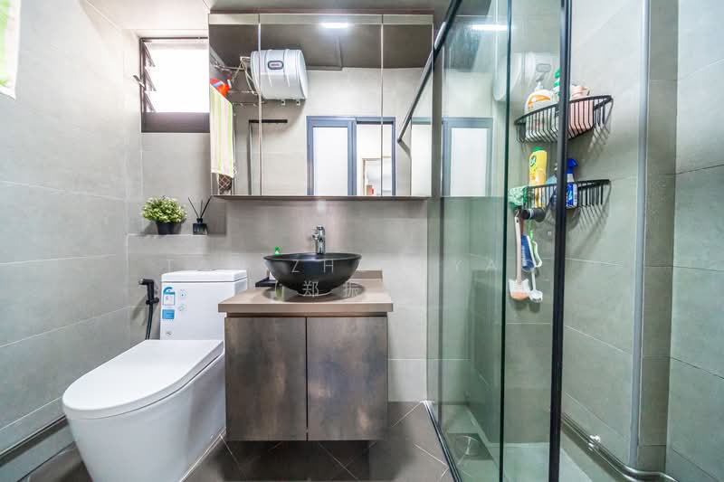 671 Woodlands Drive 71 HDB Flat For Sale at S$ 738,000 | PropertyGuru Singapore - Bathroom
