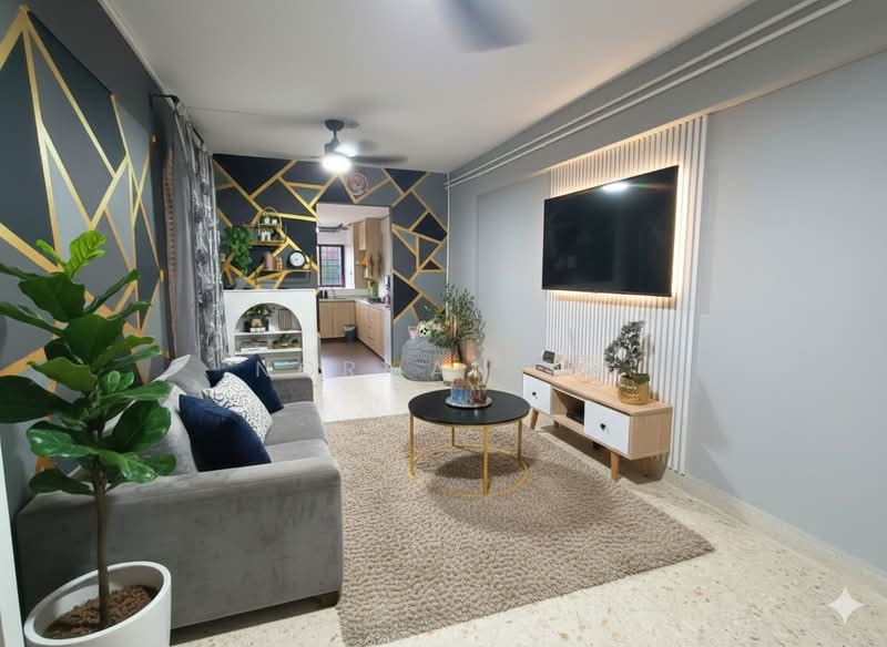 550 Ang Mo Kio Avenue 10 HDB Flat For Sale at S$ 407,000 | PropertyGuru Singapore - Living Room