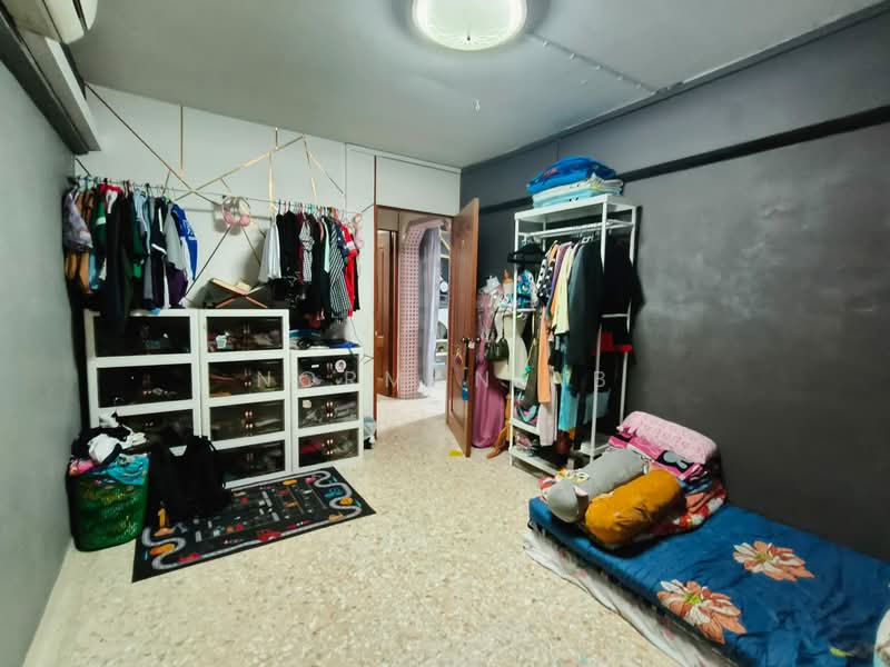 550 Ang Mo Kio Avenue 10 HDB Flat For Sale at S$ 407,000 | PropertyGuru Singapore - Bedroom