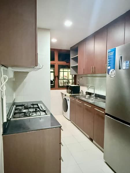 D'Oasia Condominium For Sale at S$ 1,370,000 | PropertyGuru Singapore - Kitchen