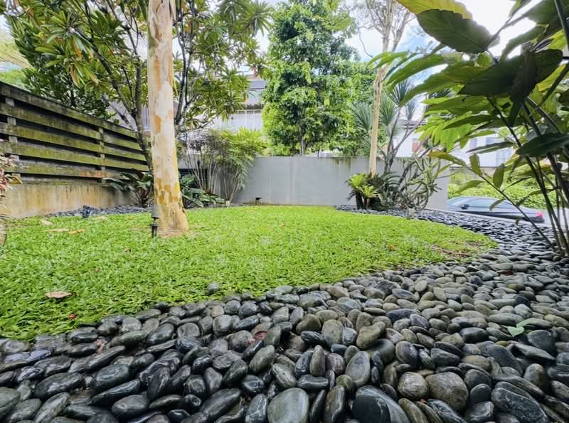 University Park, University Walk, 4 Bedrooms, 2,600 sqft, Semi-Detached House For Sale, by Patricia Lim, 500062858 - Garden - PropertyGuru.com.sg