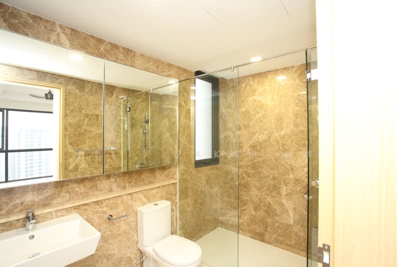 Boathouse Residences Condominium For Sale at S$ 1,700,000 | PropertyGuru Singapore - Bathroom