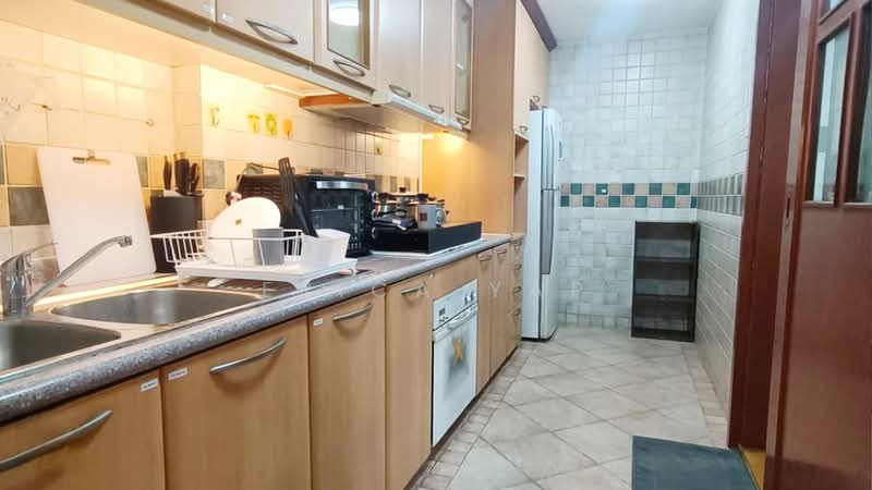 Emerald Garden, 33 Club Street, Room Rental, 100 sqft, Condominium For Rent, by Erica Yap, 500062862 - Kitchen - PropertyGuru.com.sg
