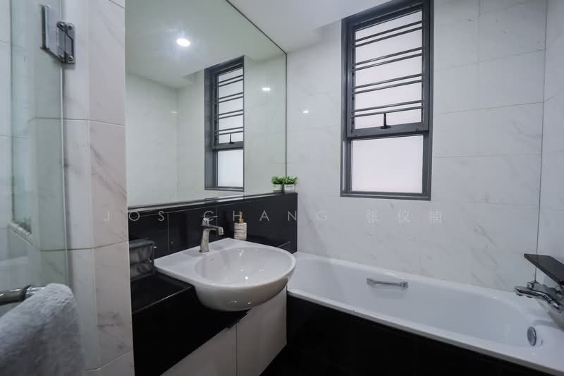 The Waterina Apartment For Sale at S$ 1,999,999 | PropertyGuru Singapore - Bathroom