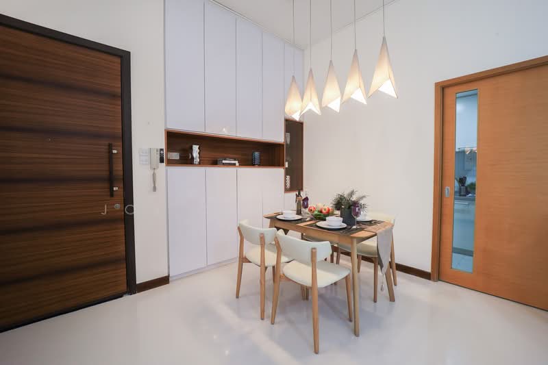 The Waterina Apartment For Sale at S$ 1,999,999 | PropertyGuru Singapore - Dining Room