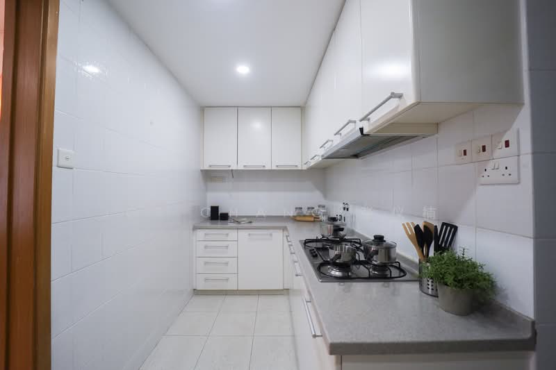 The Waterina Apartment For Sale at S$ 1,999,999 | PropertyGuru Singapore - Kitchen