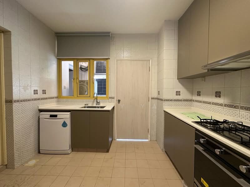 Orange Regency, 101 Fernhill Road, 3 Bedrooms, 2,433 sqft, Apartment For Rent, by Penny Yap, 500062898 - Kitchen - PropertyGuru.com.sg
