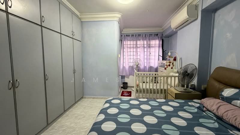 486B Tampines Avenue 9 HDB Flat For Sale at S$ 680,000 | PropertyGuru Singapore - Bedroom