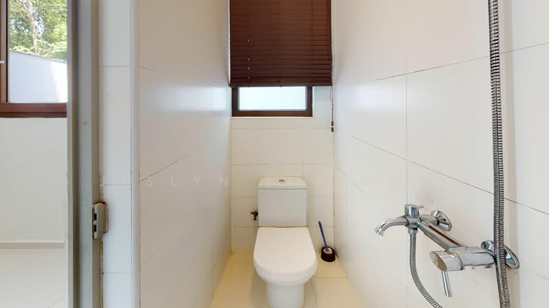 Beautiful Modern Bungalow with Pool and Lift surrounded by nature greenery, , 6 Bedrooms, 9,100 sqft, Bungalow House For Rent, by Jeslyn Lim 林瑞香, 500062915 - Bathroom - PropertyGuru.com.sg