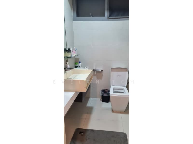 Silversea, , 2 Bedrooms, 980 sqft, Condominium For Rent, by Evelyn Toh, 500062916 - Bathroom - PropertyGuru.com.sg