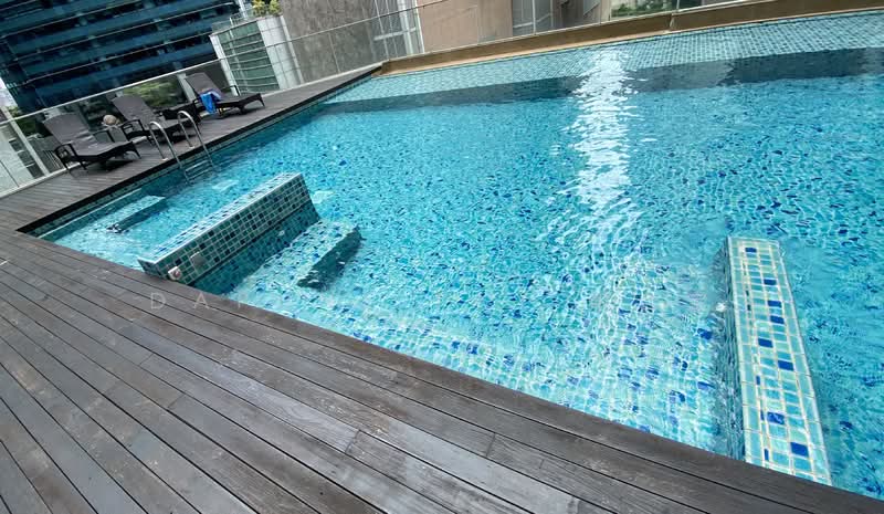 Lumiere Apartment For Sale at S$ 1,255,000 | PropertyGuru Singapore - Jacuzzi