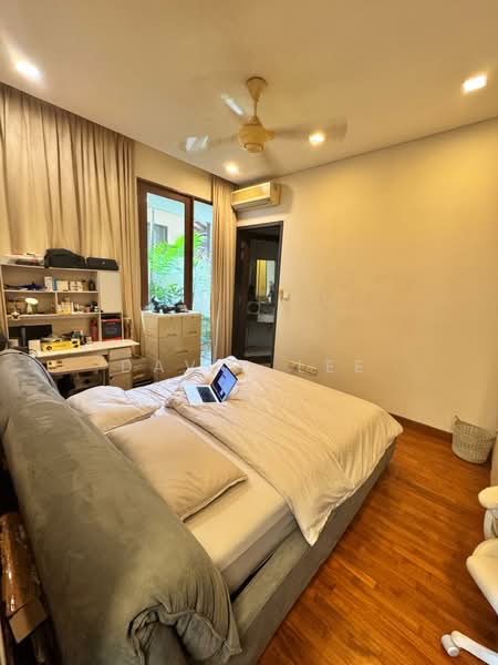jalan senang, Jalan Senang, 6 Bedrooms, 6,500 sqft, Detached House For Rent, by David Lee, 500062962 - Bedroom - PropertyGuru.com.sg