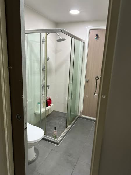 YewTee Residences Apartment For Sale at S$ 2,188,000 | PropertyGuru Singapore - Bathroom