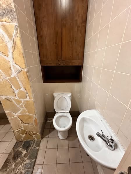 Innovation Place, 25 Mandai Estate, 1,615 sqft, Factory / Workshop (B2) For Sale, by Mitch Soh, 500062979 - Bathroom - CommercialGuru.com.sg