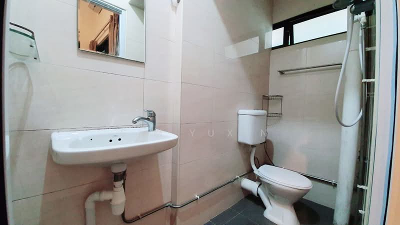 bedok market place, Bedok Road, Room Rental, 350 sqft, Walk-up Apartment For Rent, by Sim Yuxin, 500062982 - Bathroom - PropertyGuru.com.sg