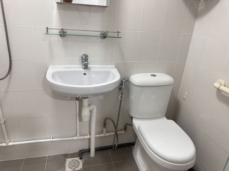 125 Bedok Reservoir Road, 125 Bedok Reservoir Road, Room Rental, 200 sqft, HDB Flat For Rent, by John Chen, 500062984 - Bathroom - PropertyGuru.com.sg