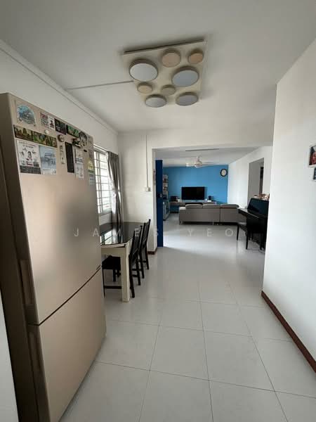 666 Jalan Damai HDB Flat For Sale at S$ 798,000 | PropertyGuru Singapore - Corridor