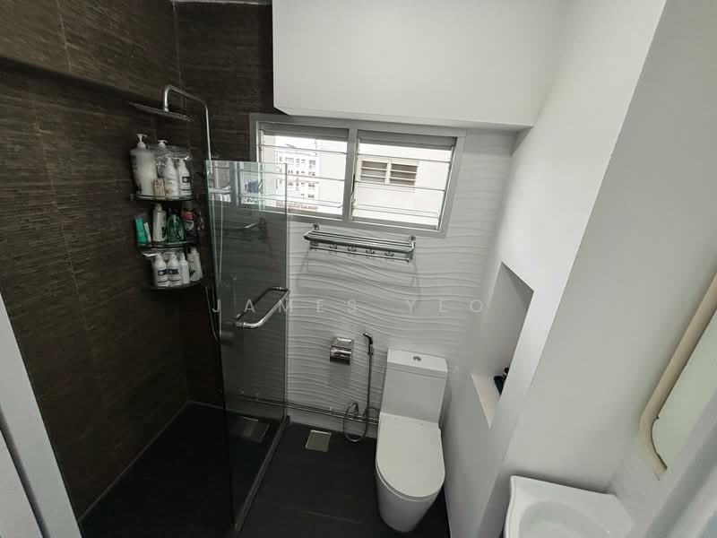 666 Jalan Damai HDB Flat For Sale at S$ 798,000 | PropertyGuru Singapore - Bathroom