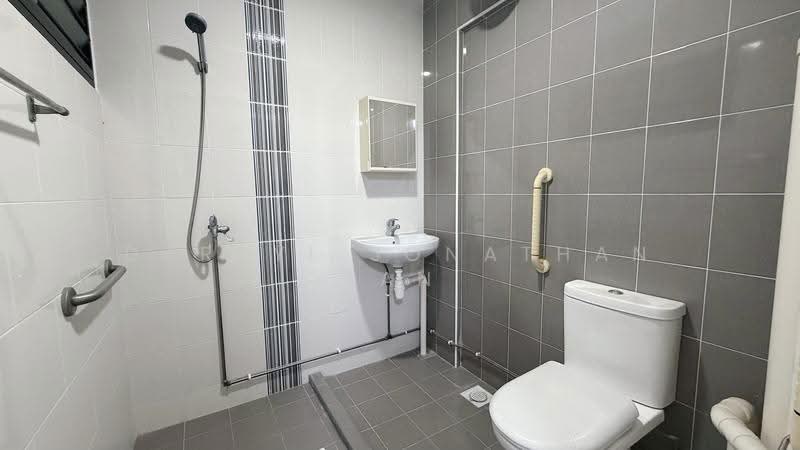 468 Jurong West Street 41, 468 Jurong West Street 41, Boon Lay / Jurong / Tuas, 3 Bedrooms, 1,055 sqft, HDB Flat For Sale, by Darryl Jonathan Tan, 500063009 - Master Bathroom - PropertyGuru.com.sg