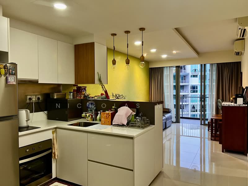Ripple Bay Condominium For Sale at S$ 1,280,000 | PropertyGuru Singapore - Kitchen