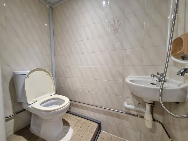 Chancery Court, 36A Dunearn Road, 3 Bedrooms, 2,034 sqft, Condominium For Rent, by Eric Gan, 500063054 - Bathroom - PropertyGuru.com.sg